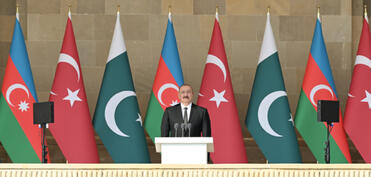 Prezident: Erməni hərbi cinayətkarlarının Bakıda çay içmək arzularını gerçəkləşdirdik, təcridxanada Azərbaycan çayı içirlər