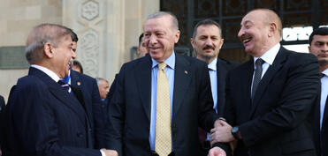 Türkiyə Prezidenti hərbi paraddan fotolar paylaşıb - FOTO