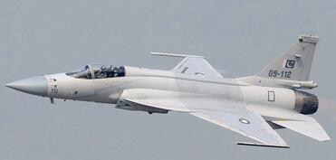 Bakıda hərbi paradda "JF-17" çoxməqsədli qırıcı təyyarələr nümayiş olunub