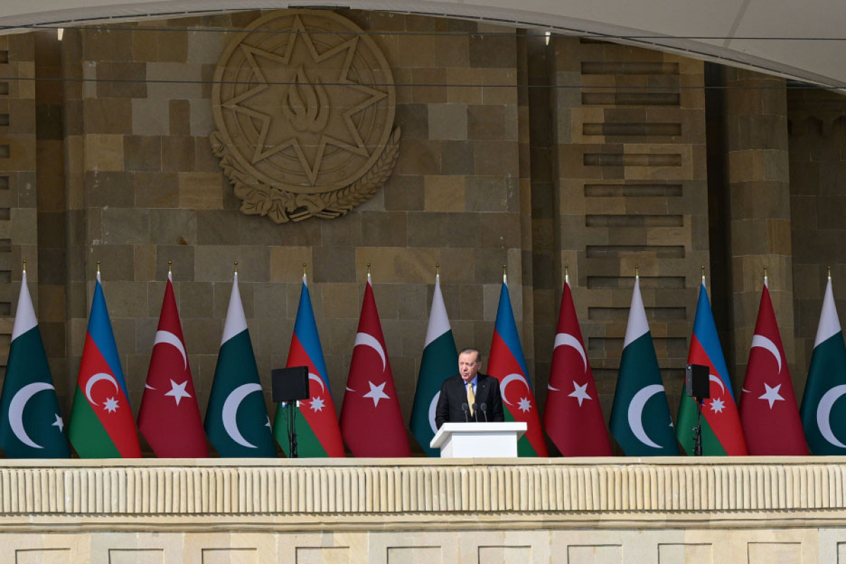 Ərdoğan: Şəhidlərimizin bir-birinə qarışan qanları üzərində yüksələn hürriyyət sancağı Qarabağda dalğalanır