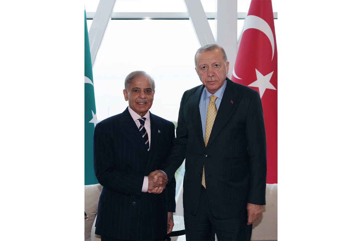 Türkiyə və Pakistan liderləri Bakıda görüşüb