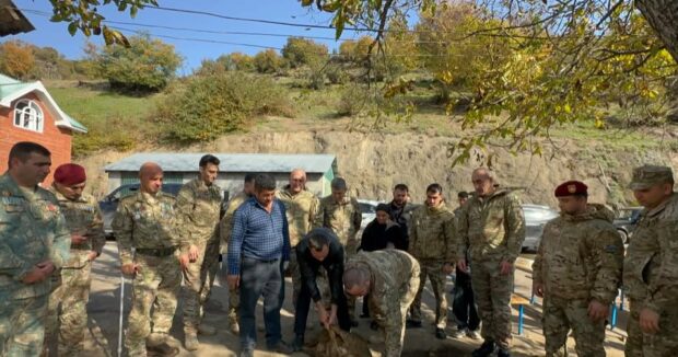 Xüsusi Təyinatlı Qüvvələrin qaziləri, Milli Qəhrəman Pəncəli Teymurovun anasını ziyarət edib, qurban kəsdilər - FOTO