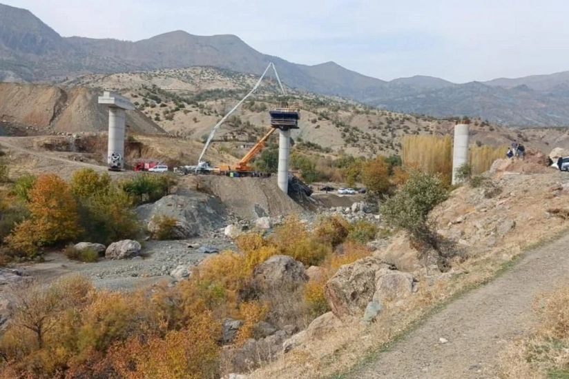 Türkiyədə körpü çöküb, üç nəfər ölüb