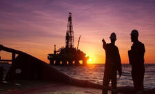 Dünya bazarlarında neft ucuzlaşır