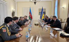 Müdafiə naziri Bosniya və Herseqovinaya səfər edib