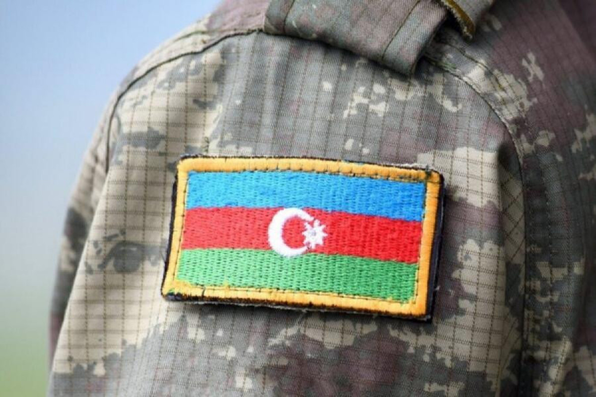 Müdafiə Nazirliyinin hərbi qulluqçularının aylıq vəzifə maaşlarının məbləğlərində dəyişikliklər edilib