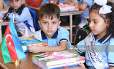 Emin Əmrullayev: Uşaqların təxminən 40-50%-i ibtidai təhsildən sonra təhsilini davam etdirməyə çətinlik çəkir