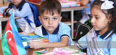 Emin Əmrullayev: Uşaqların təxminən 40-50%-i ibtidai təhsildən sonra təhsilini davam etdirməyə çətinlik çəkir