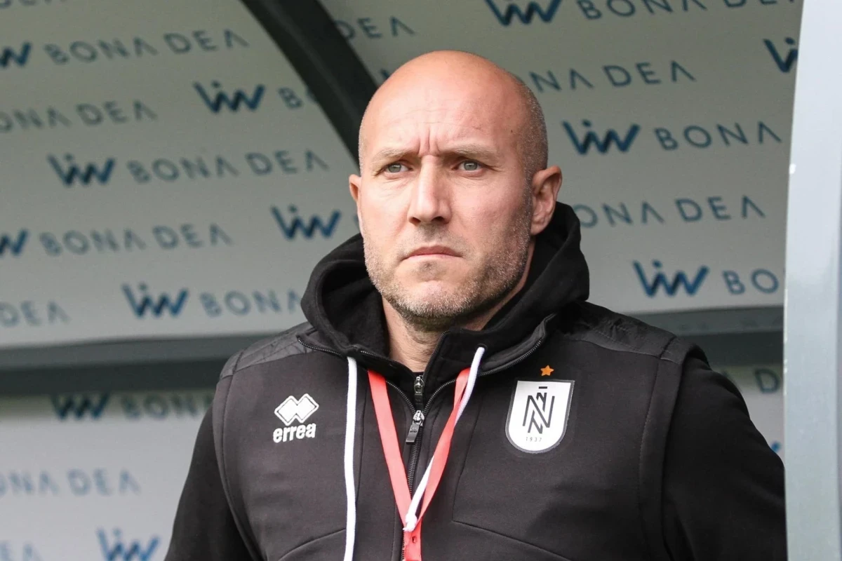 "Neftçi"nin baş məşqçisi dörd oyunluq cəza alıb