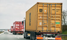 Paşinyan: Yük maşınlarının Türkiyədən Azərbaycana və geriyə tranzitini təklif edirik, çünki o hazırdır