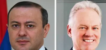 Qriqoryan Avropa Komissiyasının rəsmisi ilə telefon danışığı aparıb