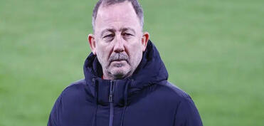 Sergen Yalçın: Rafa Silva peşəkar kimi davranmır