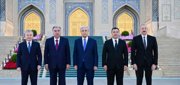 Prezident İlham Əliyev Daşkənddə İslam Sivilizasiyası Mərkəzi ilə tanış olub