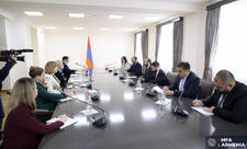 Ararat Mirzoyan ABŞ dövlət katibinin müavini ilə görüşüb
