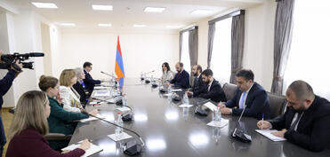 Ararat Mirzoyan ABŞ dövlət katibinin müavini ilə görüşüb