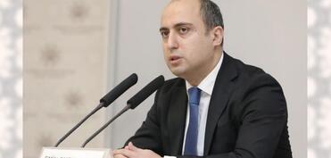 Emin Əmrullayev: Saat hesabı maaş sistemindən uzaqlaşmalıyıq