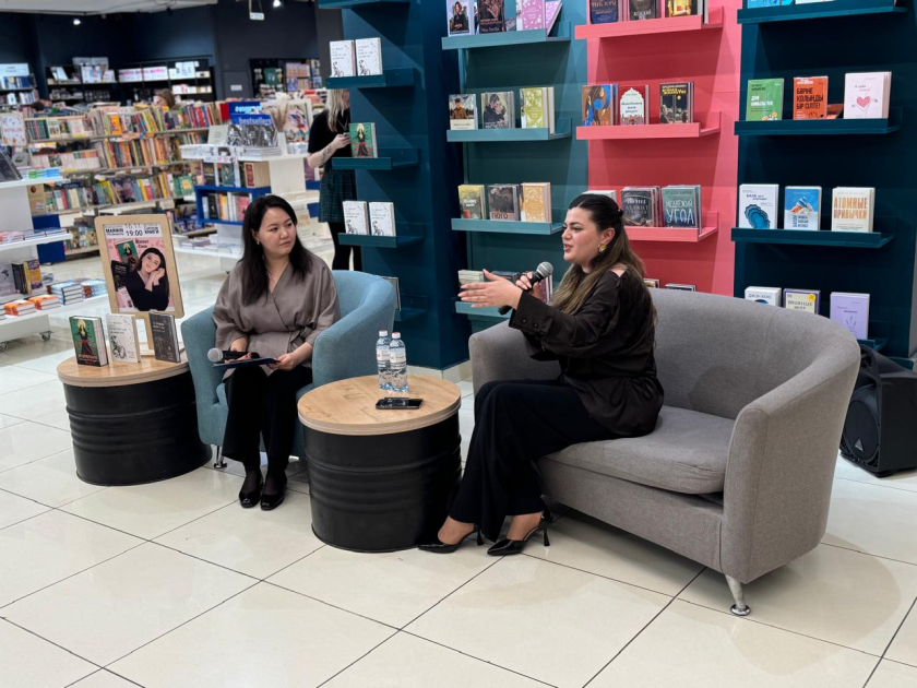 Astanada soydaşımızın romanı təqdim olunub