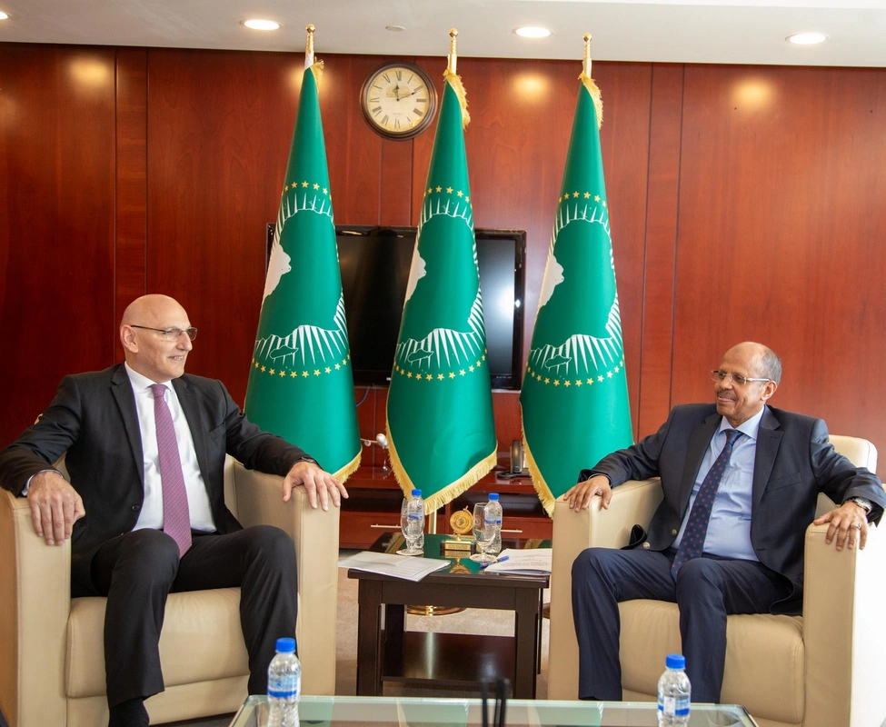 Elçin Əmirbəyov Afrika İttifaqı Komissiyasının sədri Mahmud Əli Yusuf ilə görüşüb