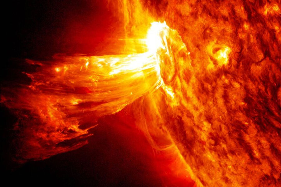 Günəş plazma buludu ulduzlararası obyektlə toqquşacaq