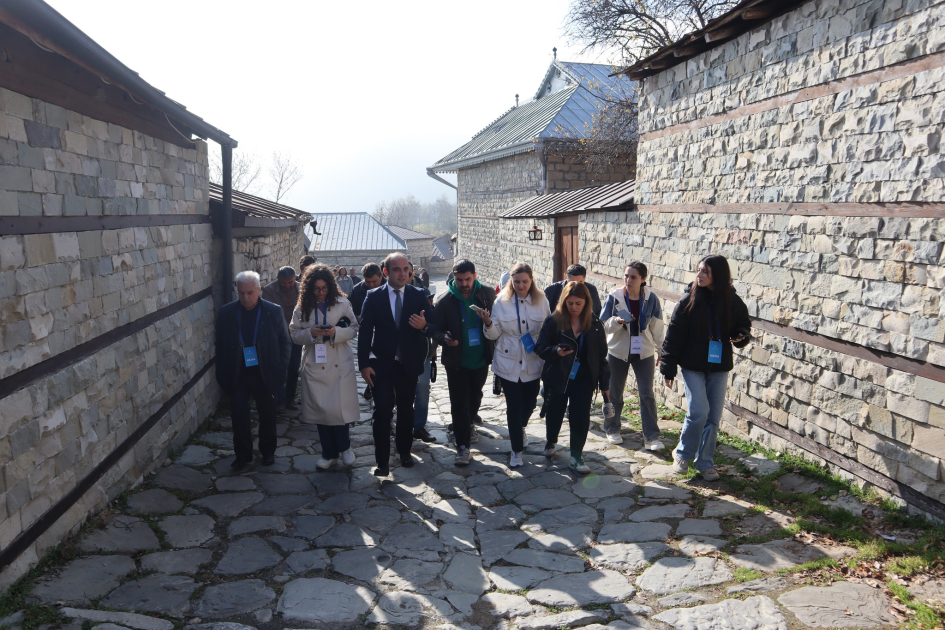 Qış turizm mövsümündən əvvəl daxili turizm imkanları nümayiş etdirilib