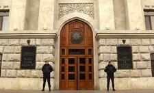 Avtomobildən bahalı telefon oğurlayan şəxs saxlanılıb