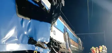 Çexiyada sərnişin qatarı qəzaya uğrayıb, 42 nəfər xəsarət alıb