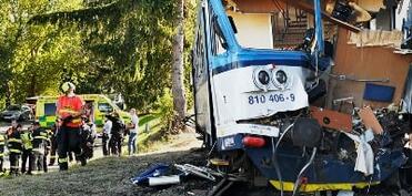 Çexiyada qatar toqquşmasında 57 nəfər xəsarət alıb