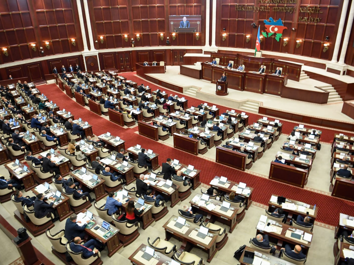 Milli Məclisin plenar iclasında 2026-cı ilin dövlət büdcəsi layihəsinin müzakirəsi davam etdirilir