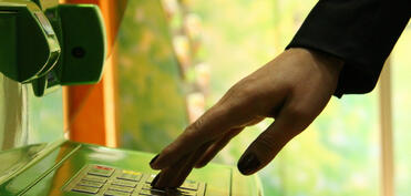 Deputat: Sahibkarların daha çox vəsaiti nağdlaşdırmaları üçün əlavə 4 % vergi tətbiq edilsin