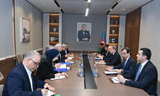 Ceyhun Bayramov İranın xarici işlər nazirinin müavinini qəbul edib