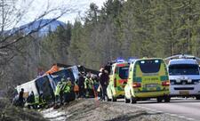 İsveçdə tələbələri daşıyan avtobus qəzaya uğrayıb