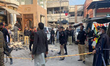 Pakistanda polis qərargahı hücuma məruz qalıb, ölənlər var