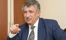 Qəşəm Nəcəfzadə: Azərbaycan dilinin xarici təsirlərə qarşı immunitetini artırmalıyıq