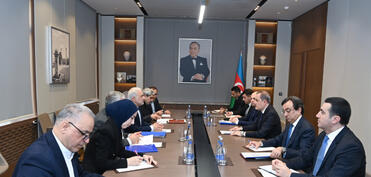 Ceyhun Bayramov İranın xarici işlər nazirinin müavinini qəbul edib