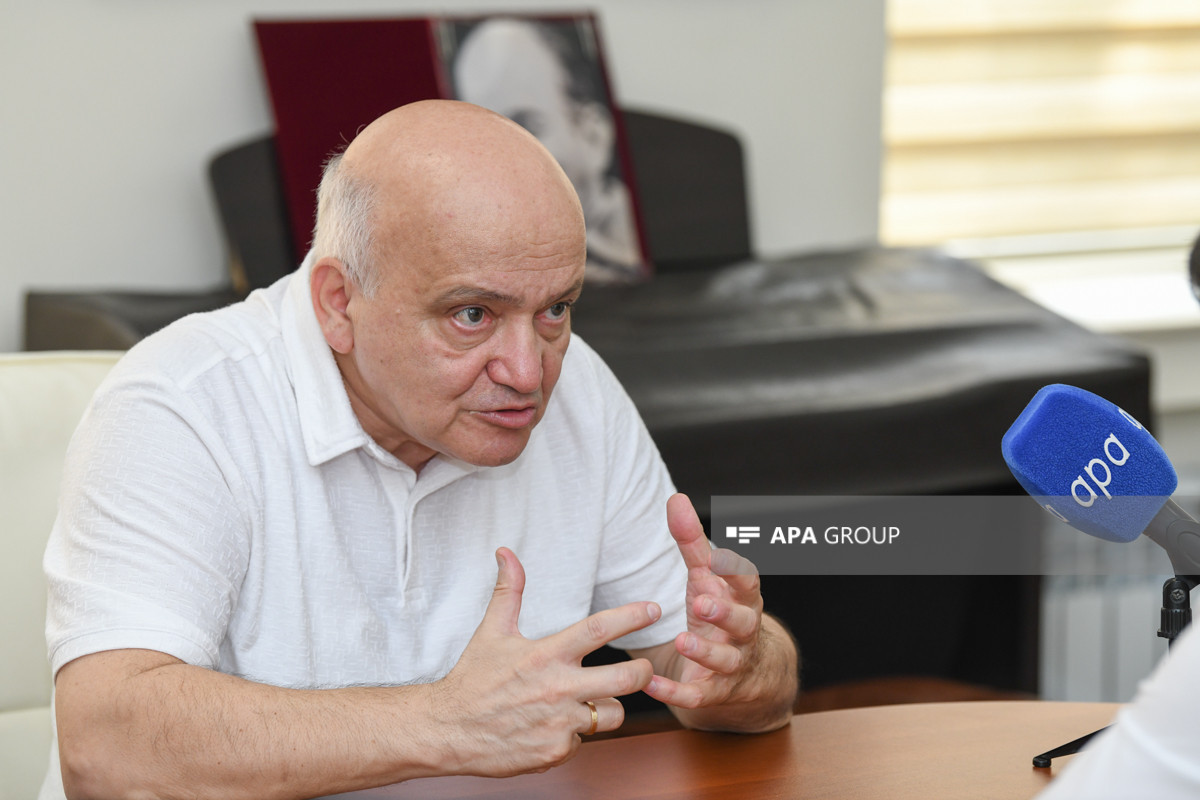 Xalq artisti: Kamera Orkestrinin rəhbəri olanda restoranda da işləyirdim, irad tutdular, dedim maaşım azdır - MÜSAHİBƏ