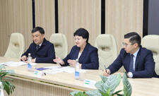 Emin Əmrullayev özbəkistanlı həmkarı ilə görüşüb