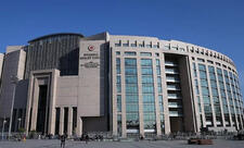 İstanbul Böyükşəhər Bələdiyyəsinə qarşı korrupsiya ittihamlı iddianamə məhkəmə tərəfindən qəbul edilib