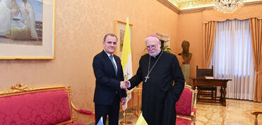 Ceyhun Bayramov Müqəddəs Taxt-Tacın Dövlətlər və Beynəlxalq Təşkilatlarla Əlaqələr üzrə Katibi ilə görüşüb