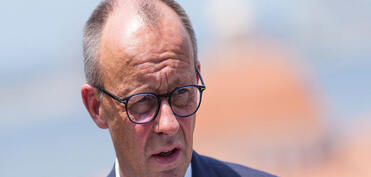 Merz: Almaniyada sığınacaq müraciətlərinin sayı 60%-dən çox azalıb