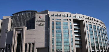 İstanbul Böyükşəhər Bələdiyyəsinə qarşı korrupsiya ittihamlı iddianamə məhkəmə tərəfindən qəbul edilib