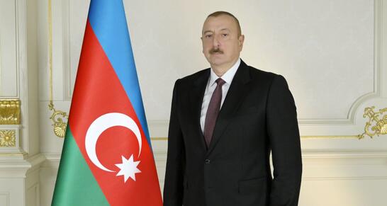 Özbəkistan Prezidenti və xanımı Prezident İlham Əliyevi və Mehriban Əliyevanı Buxarada qarşılayıblar