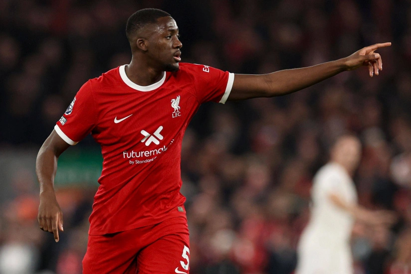 "Liverpul" klubu futbolçusunun qarşısına şərt qoyub