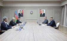 Baş nazir Əli Əsədov Rusiya Dəmir Yollarının baş direktoru ilə görüşüb