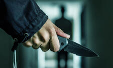 Binəqədidə marketdə bıçaqla quldurluq edilib