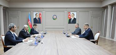 Baş nazir Əli Əsədov Rusiya Dəmir Yollarının baş direktoru ilə görüşüb