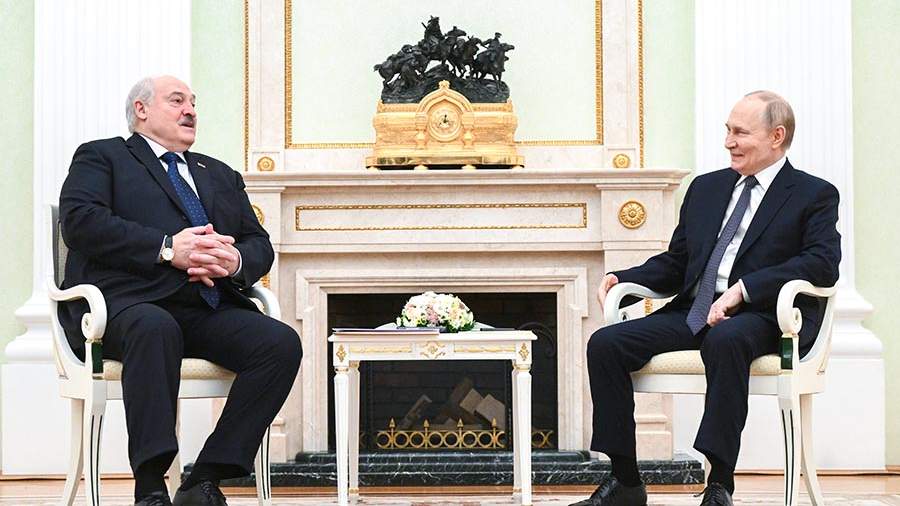 Putin Bişkekdə Lukaşenko ilə görüşüb