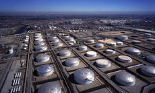 ABŞ-ın kommersiya neft ehtiyatları 427 mln. barelə yaxınlaşıb