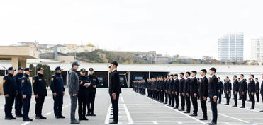 Vilayət Eyvazov sıra baxışı keçirib - VİDEO