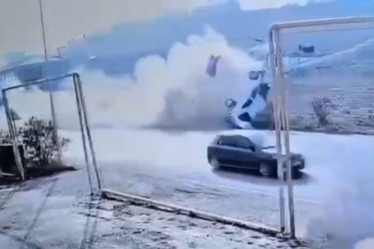 Abşeronda maşın aşıb, ölən var