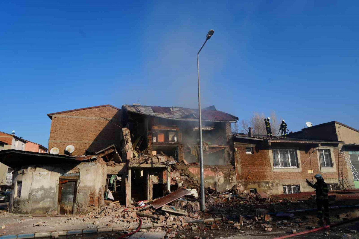 Türkiyədə təbii qaz partlayışı zamanı 2 ev çöküb